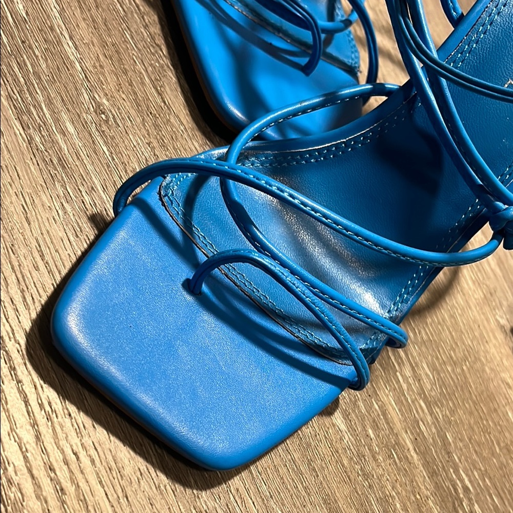 ❌SOLD❌Blue Strappy Lace-Up Heels - Picture 5 of 14